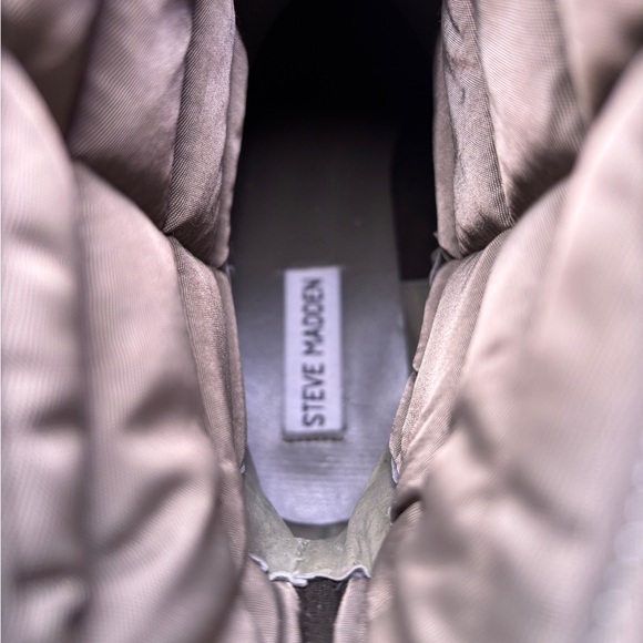 Steve Madden Women's Olive green Ankle Booties - Picture 6 of 8